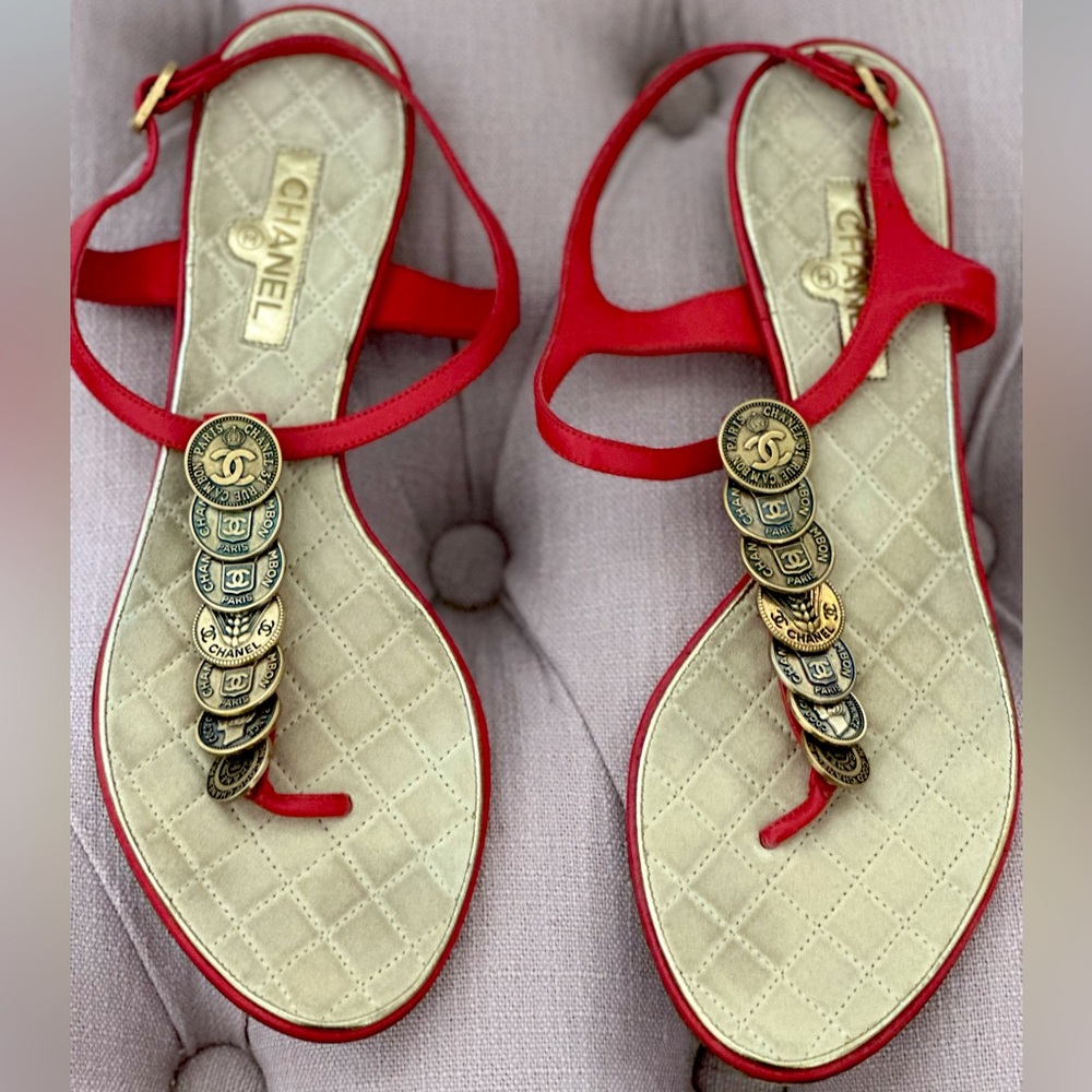 Beautiful red CHANEL coin leather sandal.